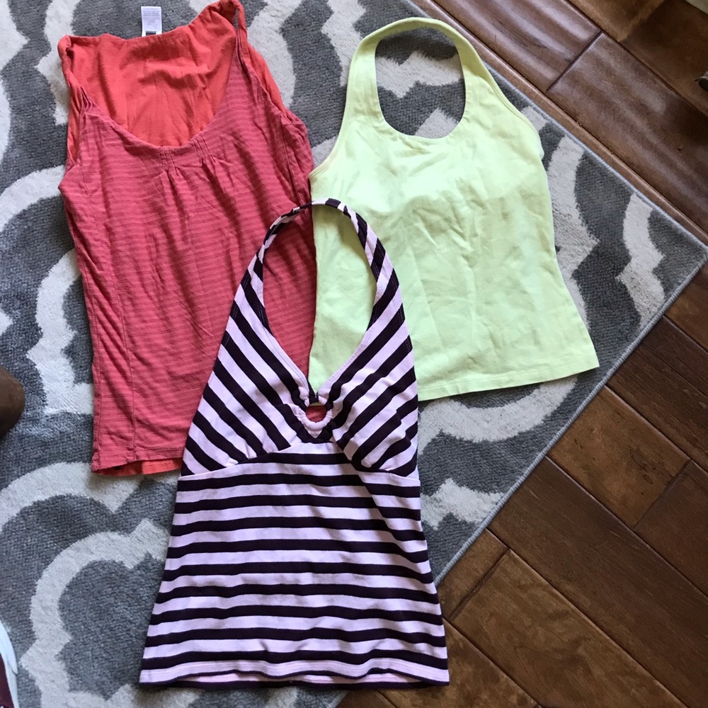 3 women’s halter/ tank tops in GUC. Size small
